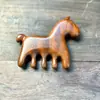 Pente Personalizado Multifuncional de Sândalo para Cavalo Pente de Massagem para Couro Cabeludo Raspador de Cabeça Terapia Capilar Pente de Meridianos Pente do Ano do Cavalo