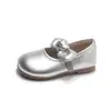 Sapatos Pequenos de Couro com Laço Estilo Coreano para Meninas Lançamento Primavera 2026 Sapatos Individuais Macios para Meninas Loafers Versáteis