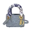 Bolsa de Mão Feminina Modelo Novo 2026 para o Dia a Dia, Bolsa Transversal de Ombro Bordada Retro Versátil com um Toque de Luxo