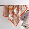 Bufanda de Seda con Estampado Salvaje de Moda Bufanda Cuadrada Chal de Alto Nivel Bufanda Cuadrada Pequeña Versátil Profesional Bufanda para Mujer