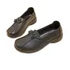 Zapatos Elegantes para Mamá con Suelas Suaves y Diseño Ligero, Otoño 2026 Nuevos Casuales de Punta Redonda Ultraligeros Retro Antideslizantes Zapatos de Suela Plana para Mujeres de Mediana Edad y Mayores
