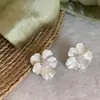 Brincos de Flor de Metal com Zircônia Estilo Coreano Simples de Nicho para Mulheres Novo Estilo Leve Luxo Elegante High-End Brincos para Mulheres