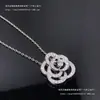 Colar de Flor de Camélia Xiangjia 2023 para Mulheres, Corrente Clavicular de Flor de Rosa com Pedras Cheias, Colar de Pétala de Flor com Design de Nicho