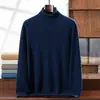 Otoño e Invierno Nuevo Tejido de Cachemira Capa Base Holgada Commute de Negocios Manga Larga Cálido Casual Cuello Alto Para Hombre