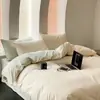 Juego de ropa de cama de algodón 100% de grado A para maternidad e infantil, juego de cuatro piezas de algodón puro con un diseño de dos tonos simple y de alta gama, que incluye funda de edredón, sábana plana y sábana bajera