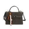 2026 Novo Estilo Simples e Moderno Fivela de Fecho Estilo Coreano Bolsa Transversal de Ombro Bolsa Quadrada Pequena para Mulheres Bolsa Feminina Casual Retrô