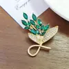 Novo broche de liga para mulheres, moderno e de alta qualidade, pino de luxo de nicho para casacos e ternos, simples e elegante, broche versátil