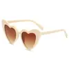 Moda novo amor óculos de sol femininos moda europeia e americana dobradiça dente coração de pêssego óculos de sol óculos personalizados fábrica atacado