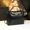 Bolsa de Mão para Mulheres de Meia-Idade 2026 Novo Estilo Casual Padrão Crocodilo Bolsa Transversal de Ombro Bolsa Feminina de Couro Genuíno Bolsa Elegante para Mãe