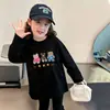 Camiseta de manga larga para niños, nuevo estilo primavera 2026, elegante para bebés niñas, 100% algodón puro, cómoda, versátil, camiseta básica a la moda