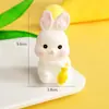 Decoração de Bolo de Aniversário de Coelho Pequeno para o Festival do Meio do Outono Ornamentos Fofos e Adoráveis Guarda-chuva de Cenoura Mochila Coelho de Jade Branco