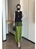 Nuevo conjunto de dos piezas para mujer: camiseta sin mangas de malla con retazos estilo chino y pantalones de pierna ancha de cintura alta, atuendo elegante y versátil para el verano