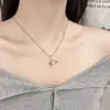 2026 Japón y Corea Más Vendido Nueva Moda Elegante Joyería de Nicho Cadena de Clavícula Simple Personalizada Collar Metálico de Doble Capa
