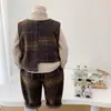 Conjunto Informal de Estilo Coreano para Niños 2026 Otoño para Niños de 1 a 5 Años, Suéter de Manga Larga y Chaleco de Moda Conjunto de Tres Piezas