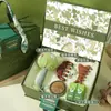 Souvenirs Saludables para el Festival de Medio Otoño, Pequeños Regalos Prácticos para Empleados, Ancianos y Madres: Peine de Cojín de Aire de Sándalo, Martillo de Ajenjo Regalo
