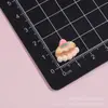 Accesorios de resina para mini pasteles de postre de disco redondo, llavero DIY de pegamento de crema, accesorios hechos a mano para té de la tarde en miniatura al por mayor