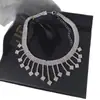 Collar de Cadena Corta para Clavícula con Borla de Diamantes Completos, Diseño de Nicho Estilo Discoteca Europea y Americana, Collar de Lujo de Gama Alta para Mujer, Elegante
