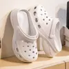 Tamancos Novos Estilo Qidashun Espessos de Camada Dupla, Sapatos de Jardim de Verão para Mulheres, Sapatos para Derrapagem, Sapatos de Praia de Salto Alto Atacado