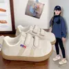 Tênis estilo retrô para meninas 2026 primavera-verão novo moda infantil versátil sapatos casuais estilosos sola macia tênis Forrest Gump