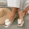 Sandálias Romanas com Tira entre os Dedos Estilo Fada Sapatos Frescos para Mulheres, Uso Externo de Verão, Modelo Novo de Nicho 2025, Salto Alto Floral Fino