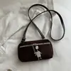 Bolsa Pequena Transversal Suede Flockado Retro Feminina Outono Inverno 2026 Novo Estilo Tendência Moda Chique Bolsa Quadrada Pequena de Ombro Único
