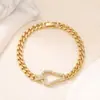 El brazalete de corazón con incrustaciones de circonita de cobre de lujo ligero y personalizado más vendido de Amazon, versátil y elegante tanto para hombres como para mujeres