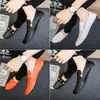 Mocassins Masculinos de Verão e Outono, Sapatos Casuais Masculinos, Sapatos Casuais Estilosos para Jovens Homens, Sapatos Slip-On, Sapatos de Tecido de Cano Baixo Listrados, Atacado