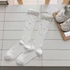 Calcetines Finos de Verano para Mujer, Calcetines Largos de Malla Hueca con Puntos y Lazo, Calcetines Versátiles de Media Pierna Estilo Miu, Algodón