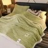 Manta de pelúcia de pelo de coelho para cochilos no escritório, colcha espessa de velo de coral e velo de leite, pequena manta de sofá para uso na cama
