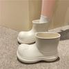 Moda de Celebridad de Internet 2025 Sencillas Versátiles Ins Botas de Lluvia para Mujer de Caña Media Lindas para Exteriores Suela Gruesa Eva Impermeables Botas de Lluvia Venta al por Mayor