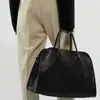 Bolso de Lujo Ligero Europeo y Americano Fila de Bolsos Bolso de Mano de Piel de Vaca de Capa Superior Nicho Gran Capacidad Bolso Tote para Viajar