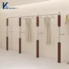 Estante de Exhibición Creativo Multicapa para Tienda de Ropa, Estante de Madera de Nogal Montado en Pared de Acero Inoxidable, Estante de Exhibición Específico para Tienda