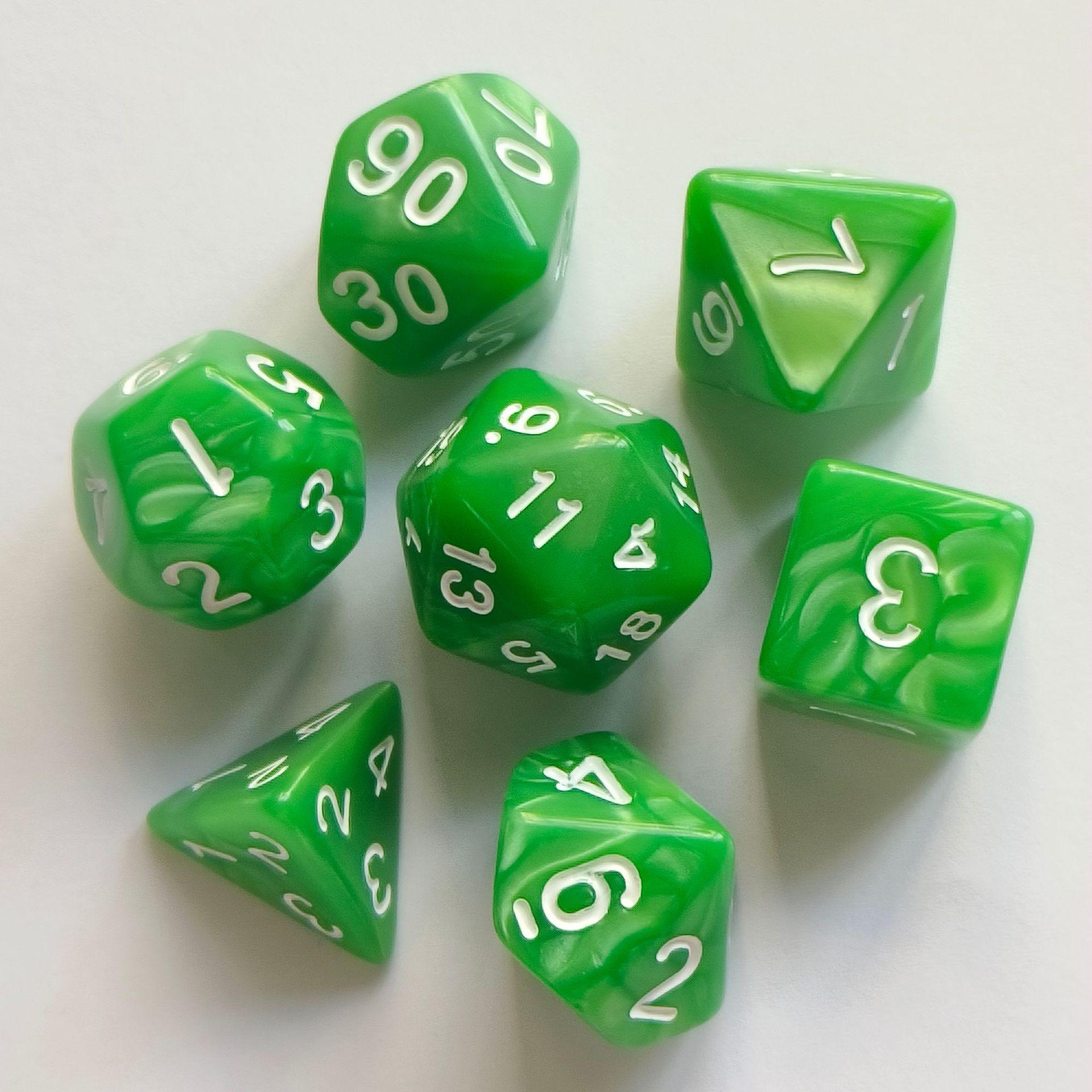 七个一套珍珠纹白油浅绿