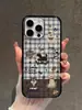 Funda Retro a Cuadros para Cachorro con Acrílico Magnético para iPhone 18 Pro Max, Linda Funda para Teléfono Apple 15 al por Mayor