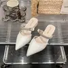 2026 Verano Nueva Moda Punta Fina Tacón Grueso Color Sólido Zapatos de Tacón Alto Sandalias con Pedrería Diarias Casuales para Dama Zapatillas de Punta Cerrada