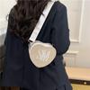 Nova Moda Bolsa Fashionável Coração 2025 Bolsa de Ombro Simples Tendência Bolsa Transversal Bordada Doce Personalidade para Mulheres