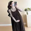Conjunto Maternidade 2025 Outono e Inverno Nova Moda Camisa Básica de Tricô + Saia Colete Maternidade de Veludo Cotelê de Comprimento Médio