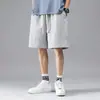 Novas Calças Casuais de Cinco Pontos Masculinas de Verão, Calças Médias Confortáveis e Respiráveis, Calças Esportivas de Basquete para Praia, Shorts de Cor Sólida para Meninos