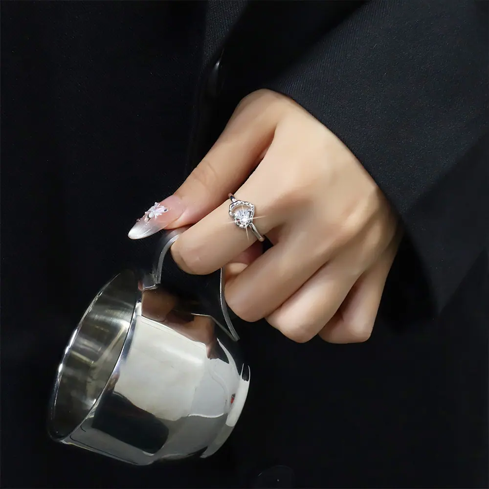 R735 (5).jpg