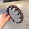 Estilo Garota Popular Tecido Estampado de Leopardo Faixa de Cabelo Dentada Ondulada para Mulheres 2025 Nova Faixa de Cabelo Alta Caveira Acessórios de Cabelo de Moda de Alta Qualidade