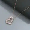 Corrente Elegante para Clavícula Banhada a Ouro Real com Zircônia Microincrustada Design de Nicho Feminino Coração de Pêssego Colar Corrente de Pescoço da Moda para Estudantes Tendência