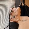 Bolsa para Celular com Corrente Rômbica Estilo Chanel Feminina 2024 Verão Nova Chegada Bolsa de Ombro com Fecho da Moda Bolsa Transversal Versátil