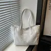 Bolso de mano tote de estilo dulce de moda transfronterizo para mujer, nuevo modelo otoño 2026, bolso de hombro de gran capacidad, bolso versátil para debajo del brazo