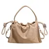 2026 El diseño de nicho de moda de este año: bolso plisado minimalista de alta gama, bandolera versátil para el día a día, estilo femenino