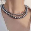 Nuevo collar de perlas vintage retro de viajero diario de temperamento explosivo, multicapa apilado de alta calidad en gris plateado y blanco luna