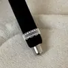Coleção de Anéis de Metal Vazado com Renda de Alto Padrão Estilo Francês para Mulheres, Luxo Leve, Personalizáveis, Modernos, Tendência, Versáteis