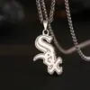 Colares de Letras em Aço Inoxidável Europeus e Americanos, Pingentes Geométricos em Aço Titânio, Estilo Unissex, Acessórios Personalizados à Prova d'Água, Joias de Ouro Real Transfronteiriças