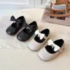 Zapatos de piel estilo Chanel para niños 2026 otoño nuevo versión coreana para niñas zapatos de princesa de suela blanda zapatos planos para bebé comercio exterior