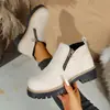 Botas Martin de bico redondo transfronteiriças 2026, botins com saltos grossos, nova coleção outono/inverno, tamanhos grandes, qualidade de exportação, design com zíper lateral, botins femininos