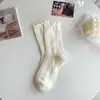Calcetines Blancos con Encaje Jk para Mujer de Media Pantorrilla Primavera y Otoño Ins Tendencia Algodón Lindo Lolita Calcetines de Burbuja Rizados Versátiles